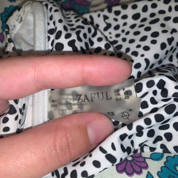 Bikini - Picture 7 of 7